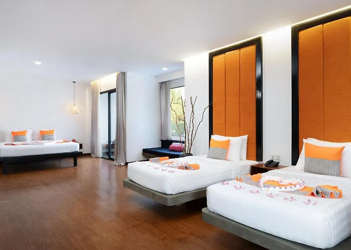 Corner Hotel 4*