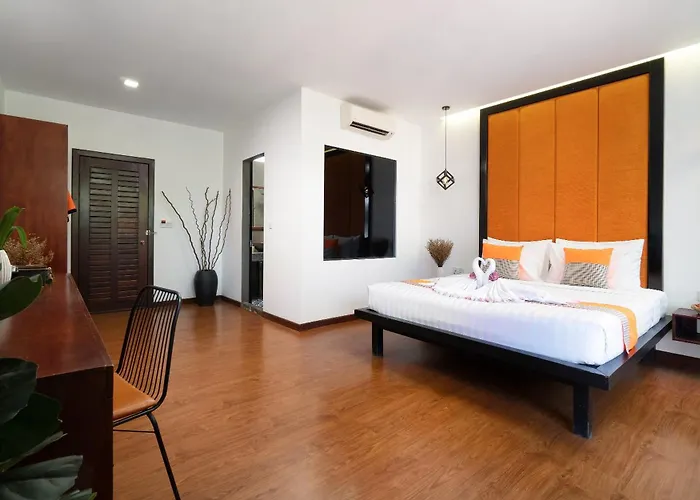 Corner Hotel 4*